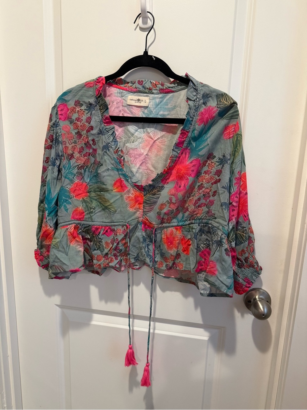 NATURAL LIFE Elisa Ruffle Tie Top Women’s size large - Picture 3 of 5